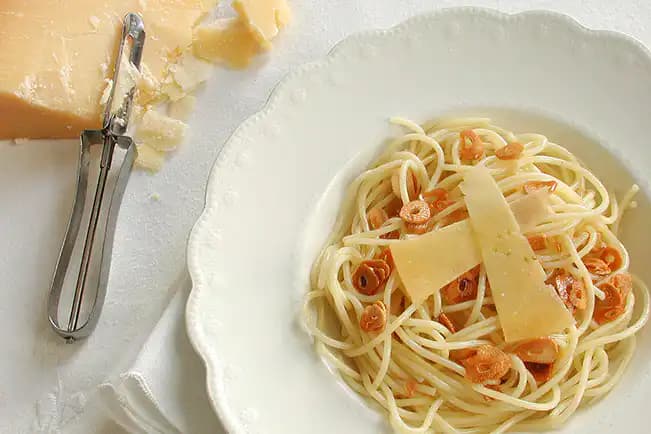 Espaguete ao alho e óleo — receita Rita Lobo (Panelinha)