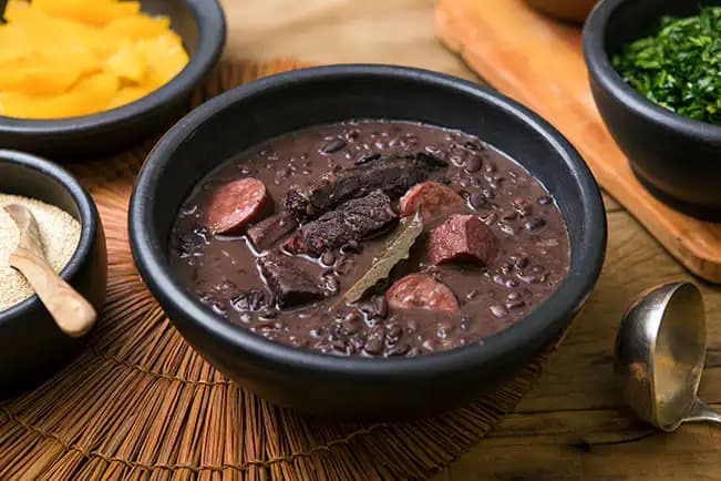 Feijoada completa — receita Rita Lobo (Panelinha)