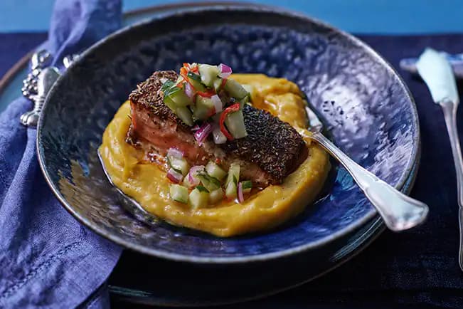 Salmão em crosta de ervas — receita Rita Lobo (Panelinha)